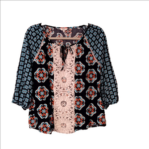Crown & Ivy Floral Navy and Aqua Women's Peasant Top Blouse with Crochet Lace‎ L